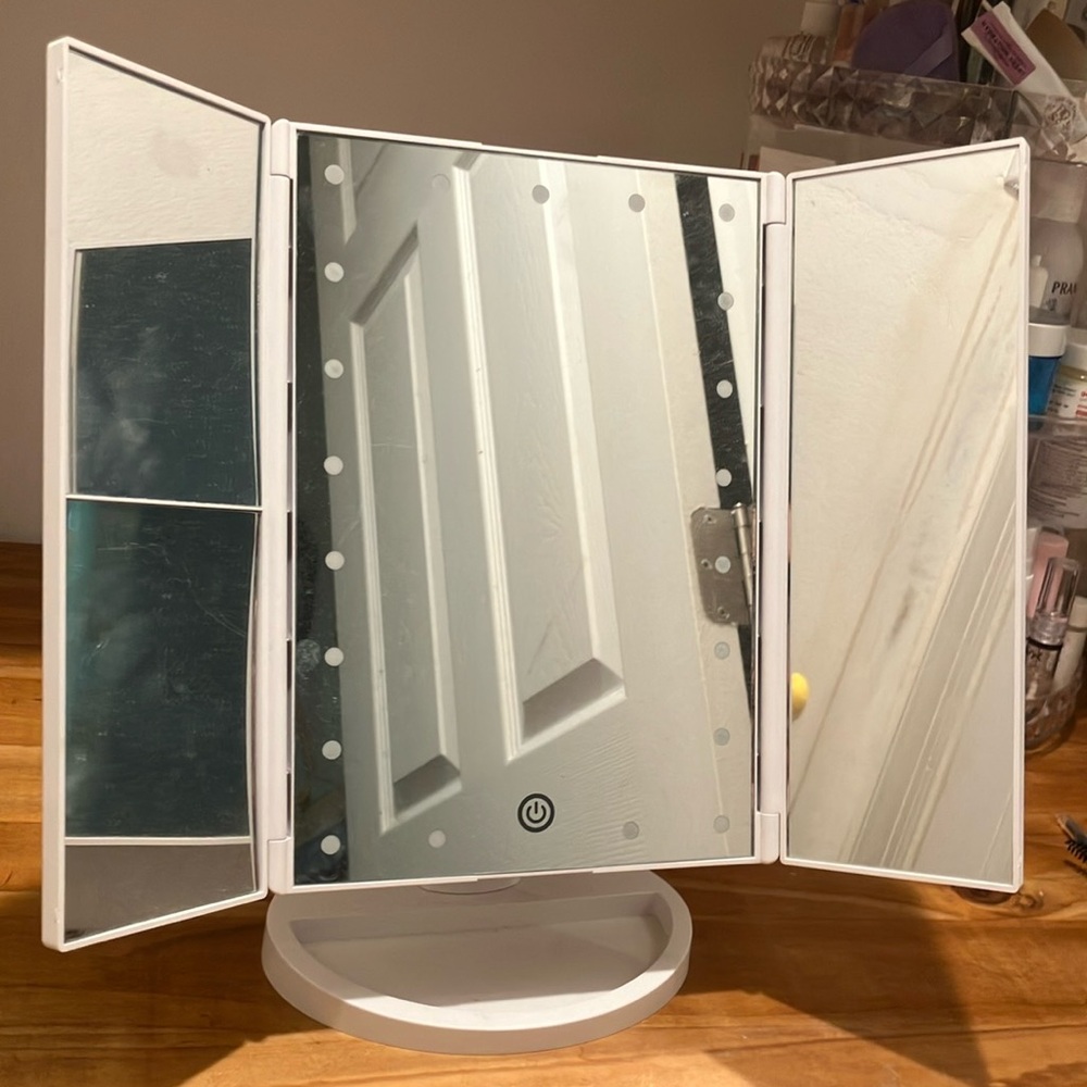 foldable mirror